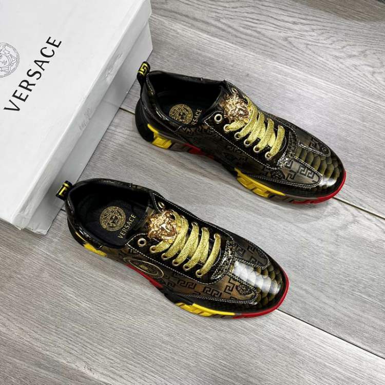 Picture of Versace Shoes _SKUVersacesz38-45ZX110120449
